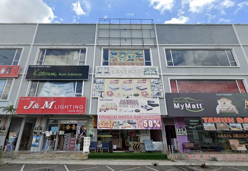 Kawasan Perniagaan Wira Nilai 3