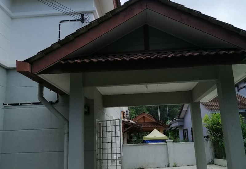 Cluster Semi D with extra land, Puncak Alam, 