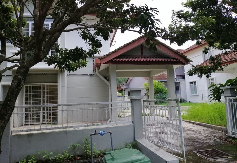  Cluster Semi D with extra land, Puncak Alam, 