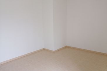  Cluster Semi D with extra land, Puncak Alam, 