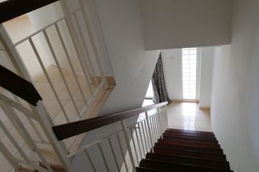  Cluster Semi D with extra land, Puncak Alam, 