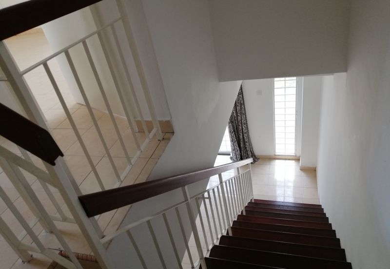  Cluster Semi D with extra land, Puncak Alam, 