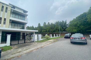 2.5 storey Corner Superlink, REIKA, USJ Height, Subang Jaya. NICE HOUSE