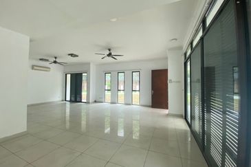 2.5 storey Corner Superlink, REIKA, USJ Height, Subang Jaya. NICE HOUSE