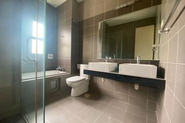 2.5 storey Corner Superlink, REIKA, USJ Height, Subang Jaya. NICE HOUSE