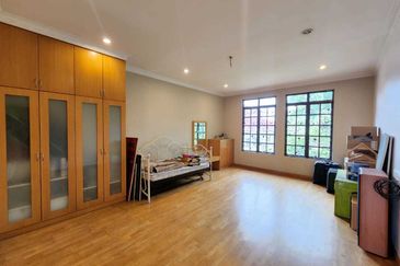 Banglo 2 tingkat 10,500 sqft , dekat masjid, Puncak Alam