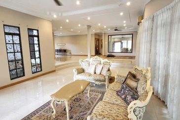 Banglo 2 tingkat 10,500 sqft , dekat masjid, Puncak Alam