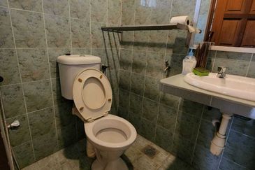 Banglo 2 tingkat 10,500 sqft , dekat masjid, Puncak Alam