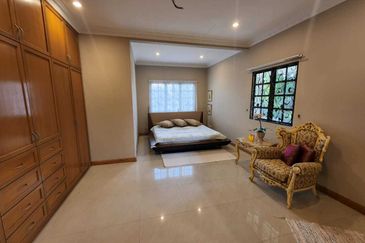 Banglo 2 tingkat 10,500 sqft , dekat masjid, Puncak Alam