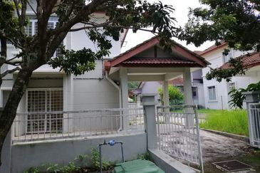 Cluster Semi D with extra land, Puncak Alam, 