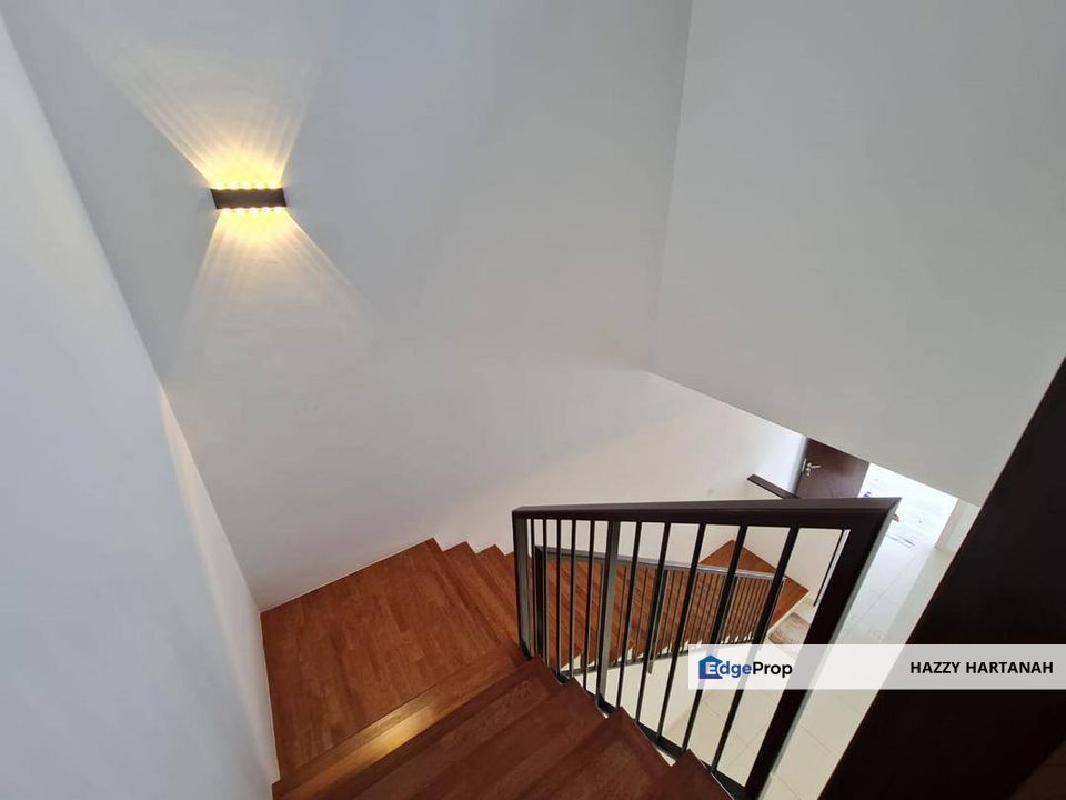 Hemingway Superlink Double Storey Renovated & Extended @ North Heaven, Bandar Seri Coalfields. Freehold, Selangor, Sungai Buloh
