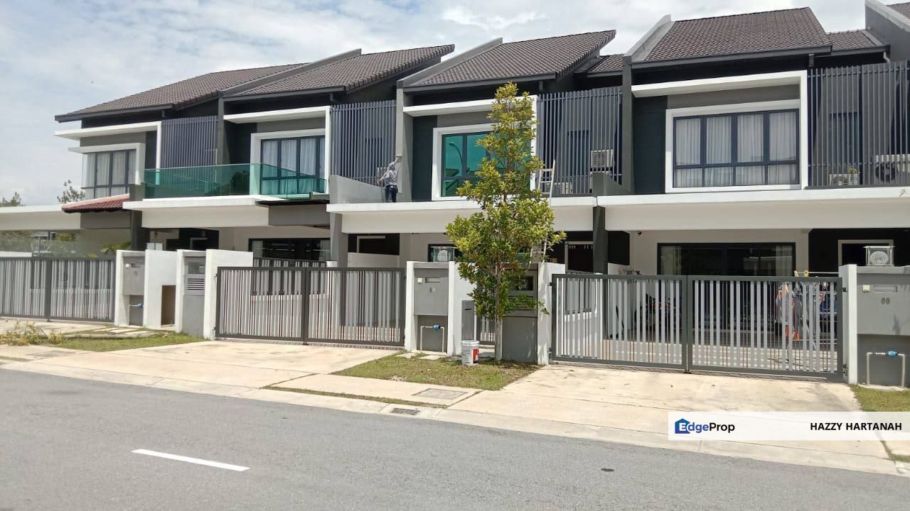 Hemingway Superlink Double Storey Renovated & Extended @ North Heaven, Bandar Seri Coalfields. Freehold, Selangor, Sungai Buloh