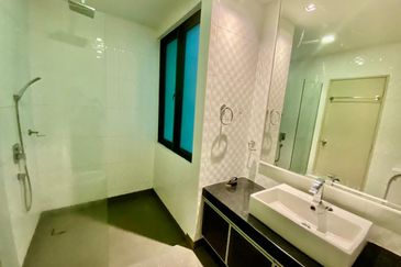 Zefer Hill Residence