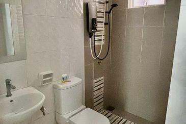 The Zest @ Kinrara 9