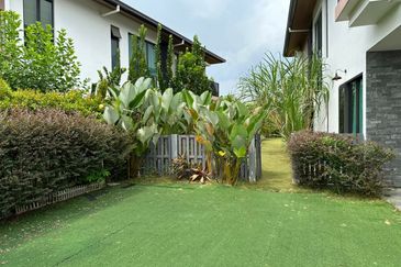 Lepironia Gardens, Setia Eco Glades