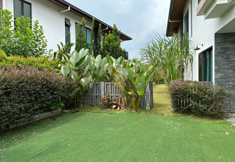 Lepironia Gardens, Setia Eco Glades