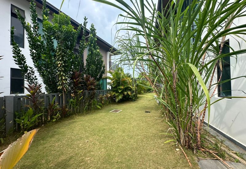 Lepironia Gardens, Setia Eco Glades