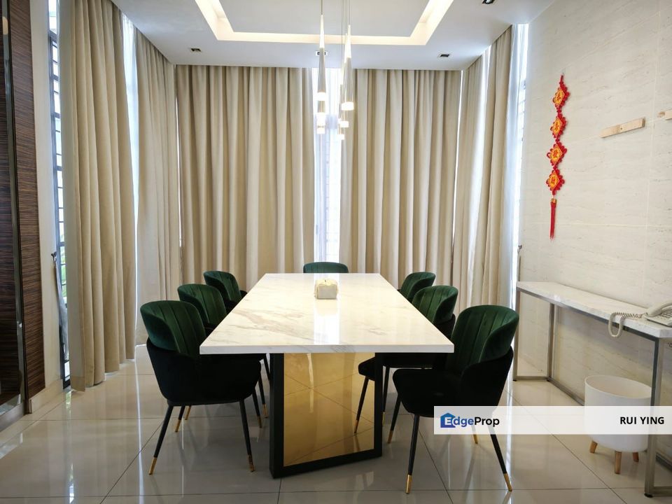 Twin Palm  3 storey Bungalow Fully Furnished Well Maintainance , Nice Environment, Selangor, Kajang