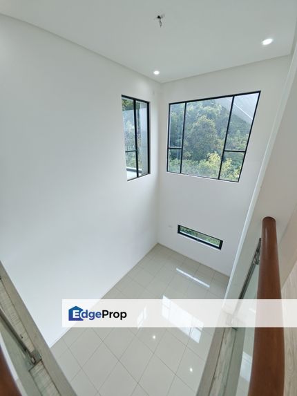 Urgent sales end lot townhouse, Kuala Lumpur, Taman Melawati