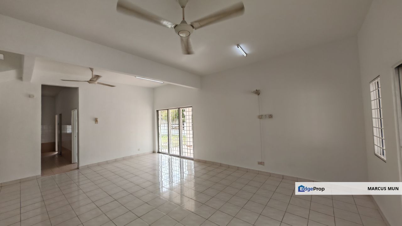 Finally, a Corner House that Solves the ‘Parking Space’ Problem, Selangor, Kajang