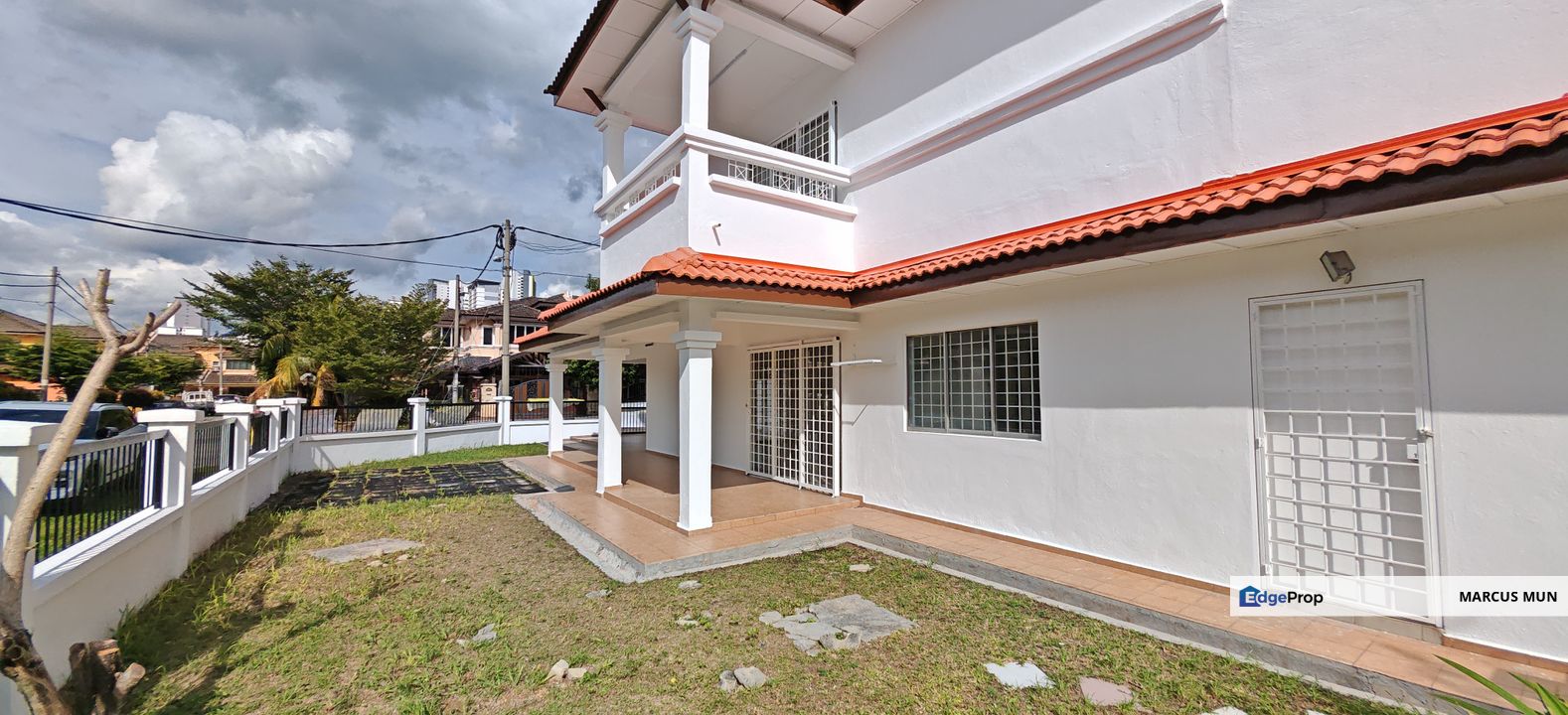 Finally, a Corner House that Solves the ‘Parking Space’ Problem, Selangor, Kajang
