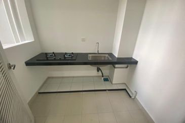 Lakefront Condominium | Emerald Hills @ Alam Damai