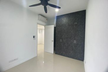 Lakefront Condominium | Emerald Hills @ Alam Damai