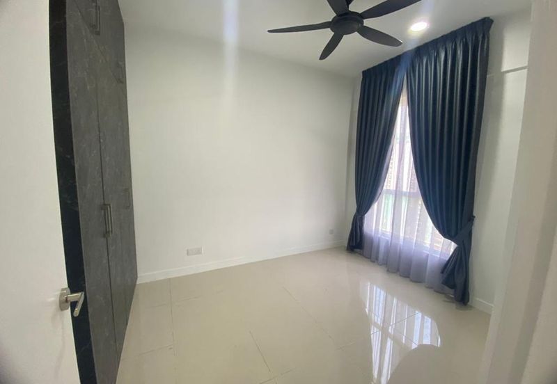 Lakefront Condominium | Emerald Hills @ Alam Damai