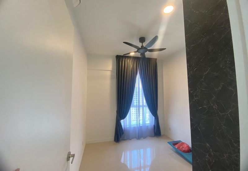 Lakefront Condominium | Emerald Hills @ Alam Damai