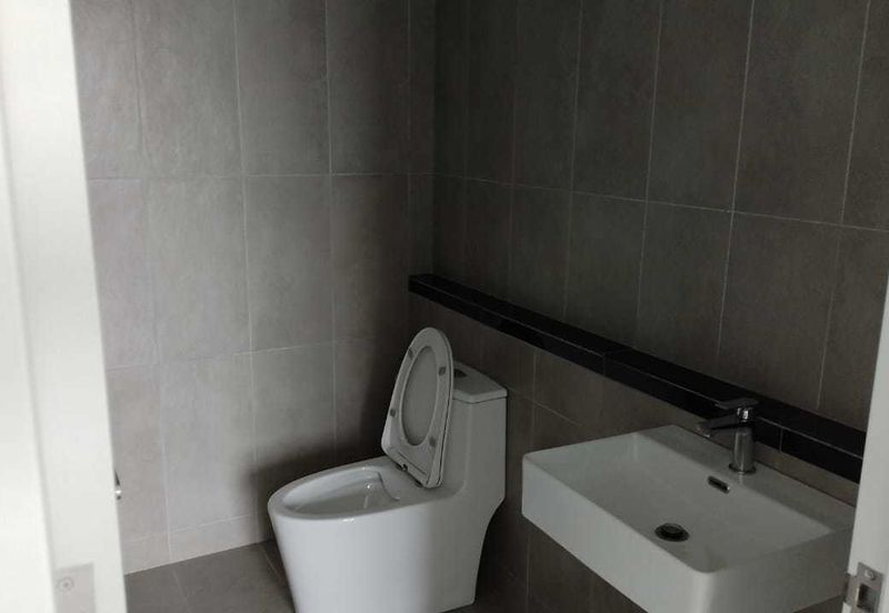 Lakefront Condominium | Emerald Hills @ Alam Damai