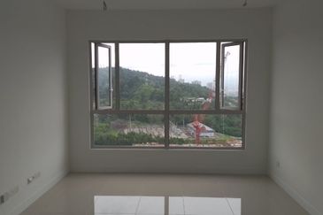 Lakefront Condominium | Emerald Hills @ Alam Damai