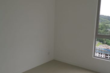 Lakefront Condominium | Emerald Hills @ Alam Damai