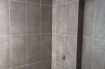 Lakefront Condominium | Emerald Hills @ Alam Damai