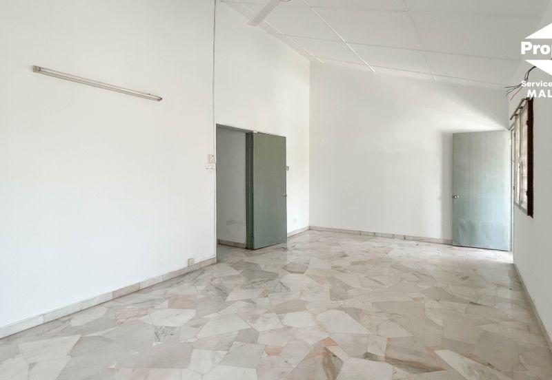 Jalan Mutiara Barat 2