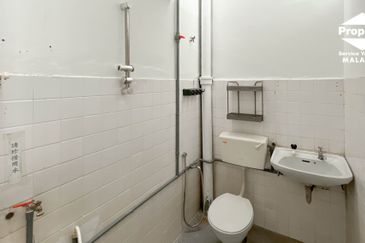 Jalan Mutiara Barat 2