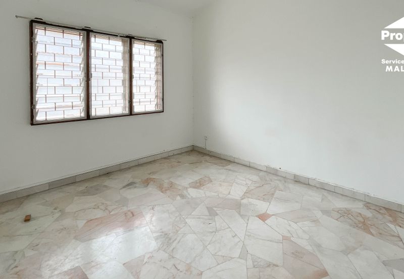 Jalan Mutiara Barat 2