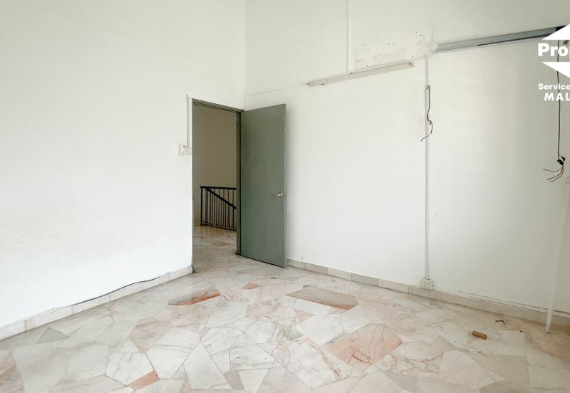 Jalan Mutiara Barat 2