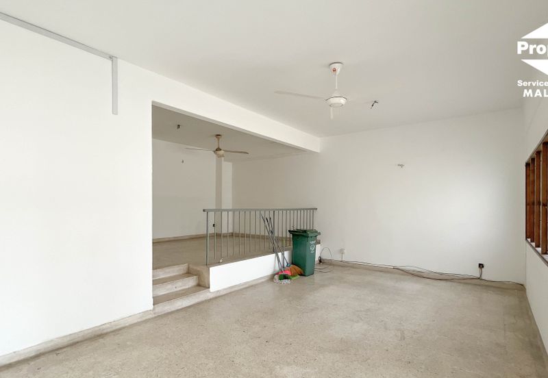 Jalan Mutiara Barat 2