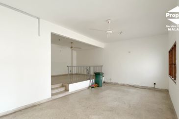 Jalan Mutiara Barat 2