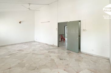 Jalan Mutiara Barat 2