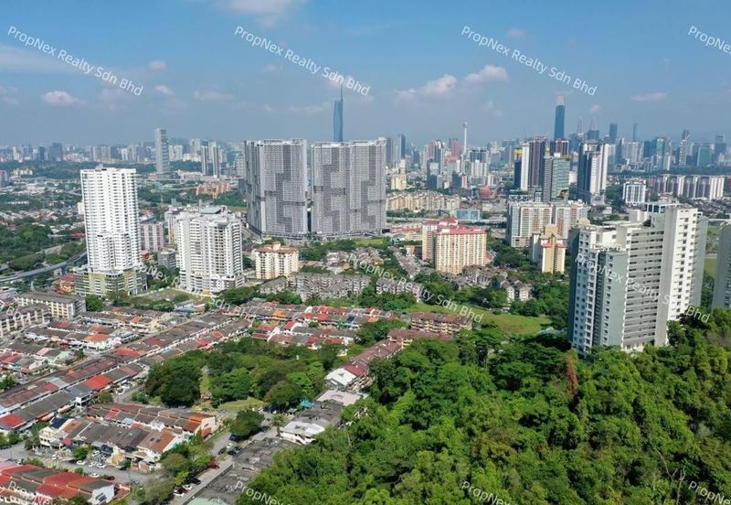 Taman Pertama