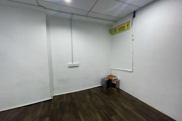 Wisma Zelan(Number One Business Centre)