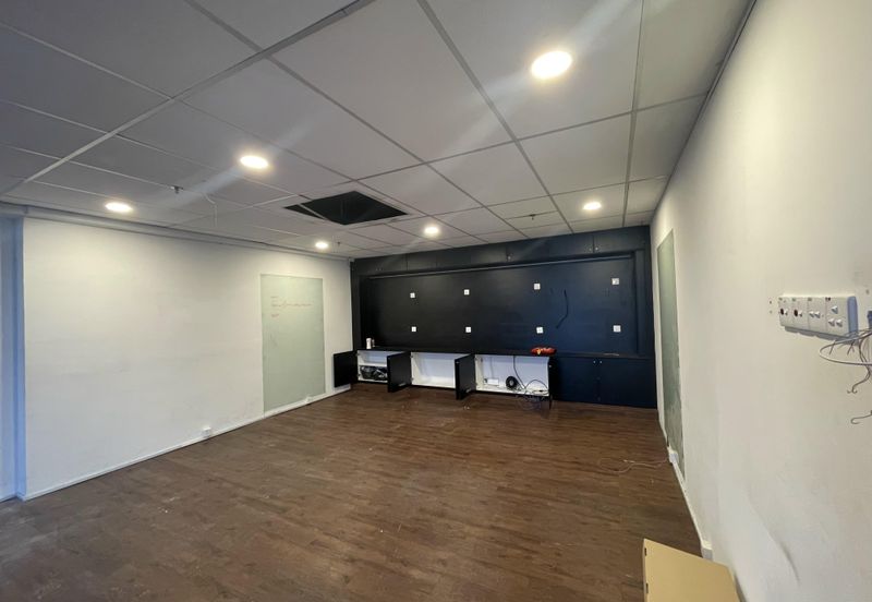 Wisma Zelan(Number One Business Centre)