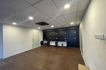 Wisma Zelan(Number One Business Centre)