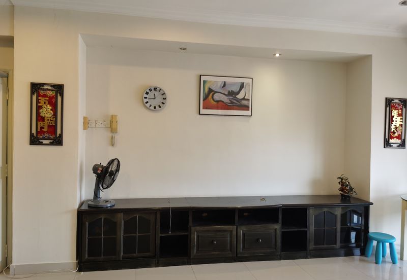 Evergreen Park Acorn and Hazel