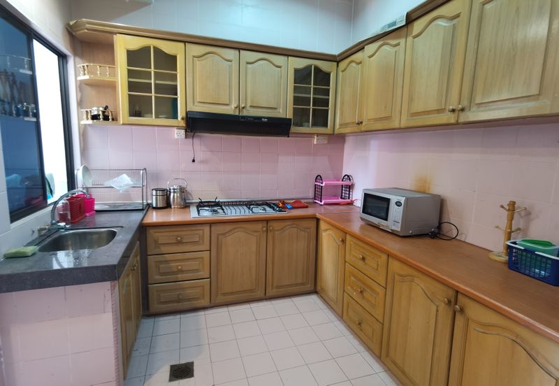 Evergreen Park Acorn and Hazel