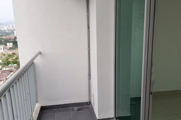 Zeta DeSkye Residence