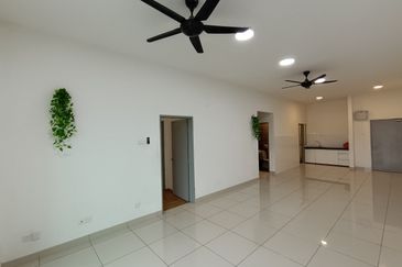 Zeta DeSkye Residence