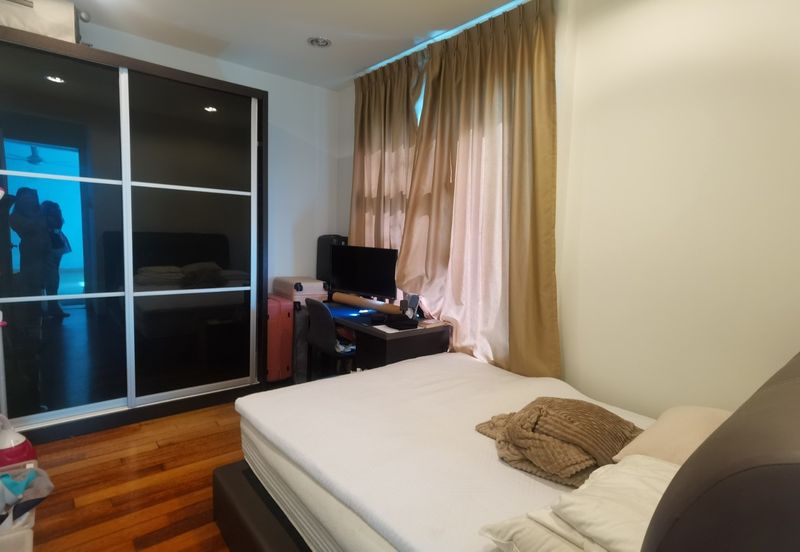 Papillon Desahill Condominium