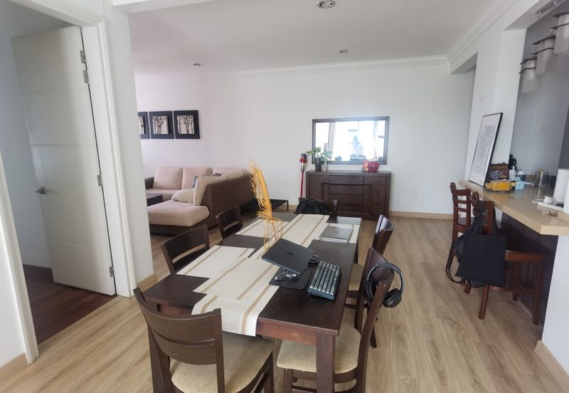 Papillon Desahill Condominium